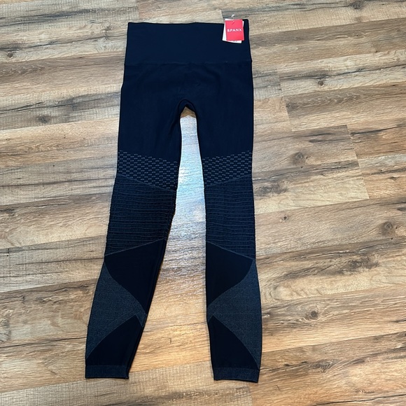 SPANX SEAMLESS MOTO LEGGINGS WOMEN SIZE SMALL NAVY  NEW - Picture 2 of 10